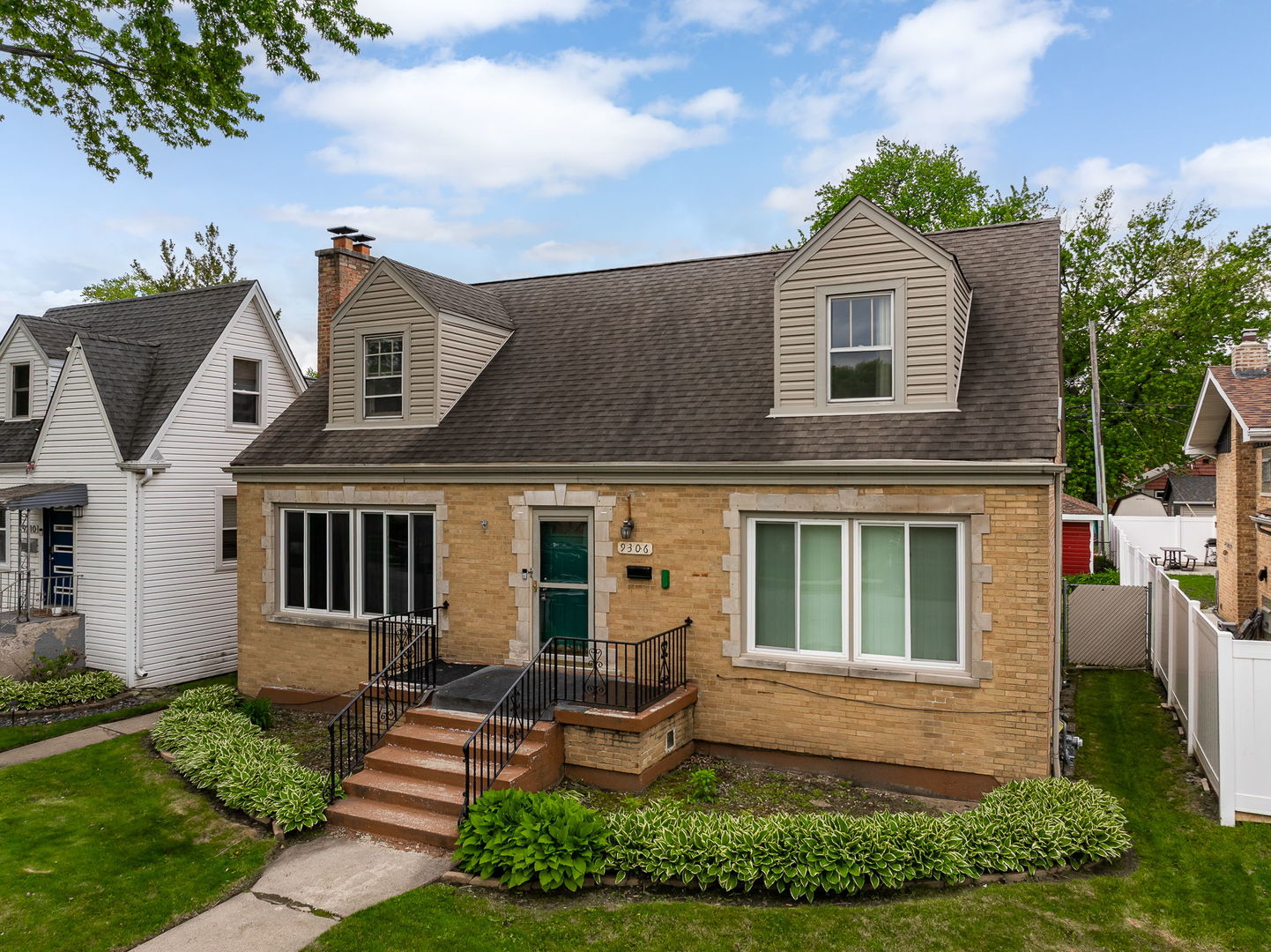9306 S 54th Avenue, Oak Lawn, IL 60453
