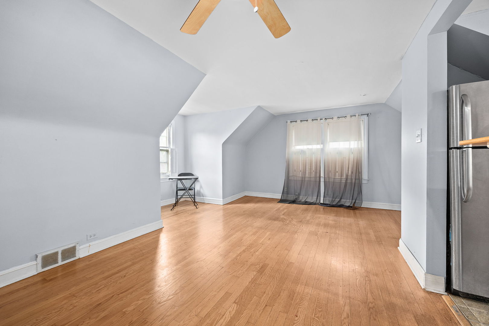 9306 S 54th Avenue, Oak Lawn, IL 60453