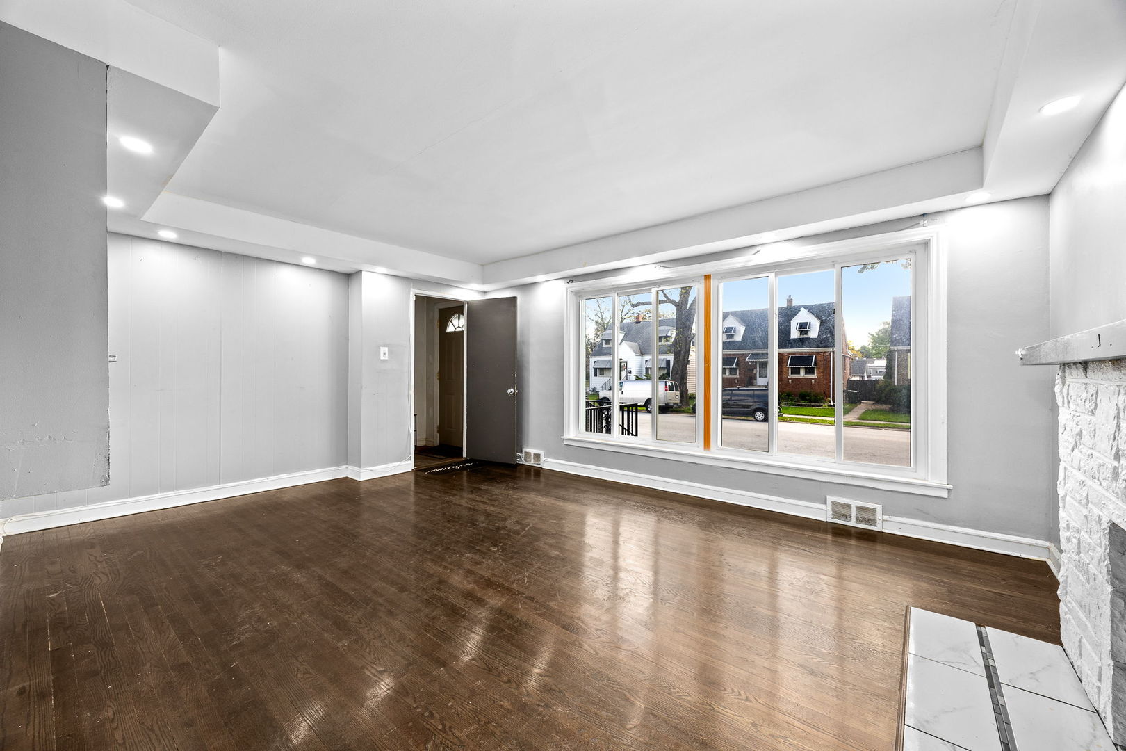 9306 S 54th Avenue, Oak Lawn, IL 60453