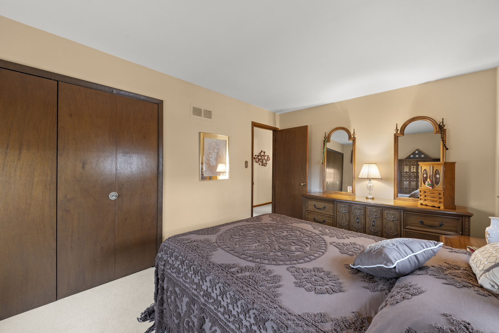 15423 Orogrande Drive, Oak Forest, IL 60452