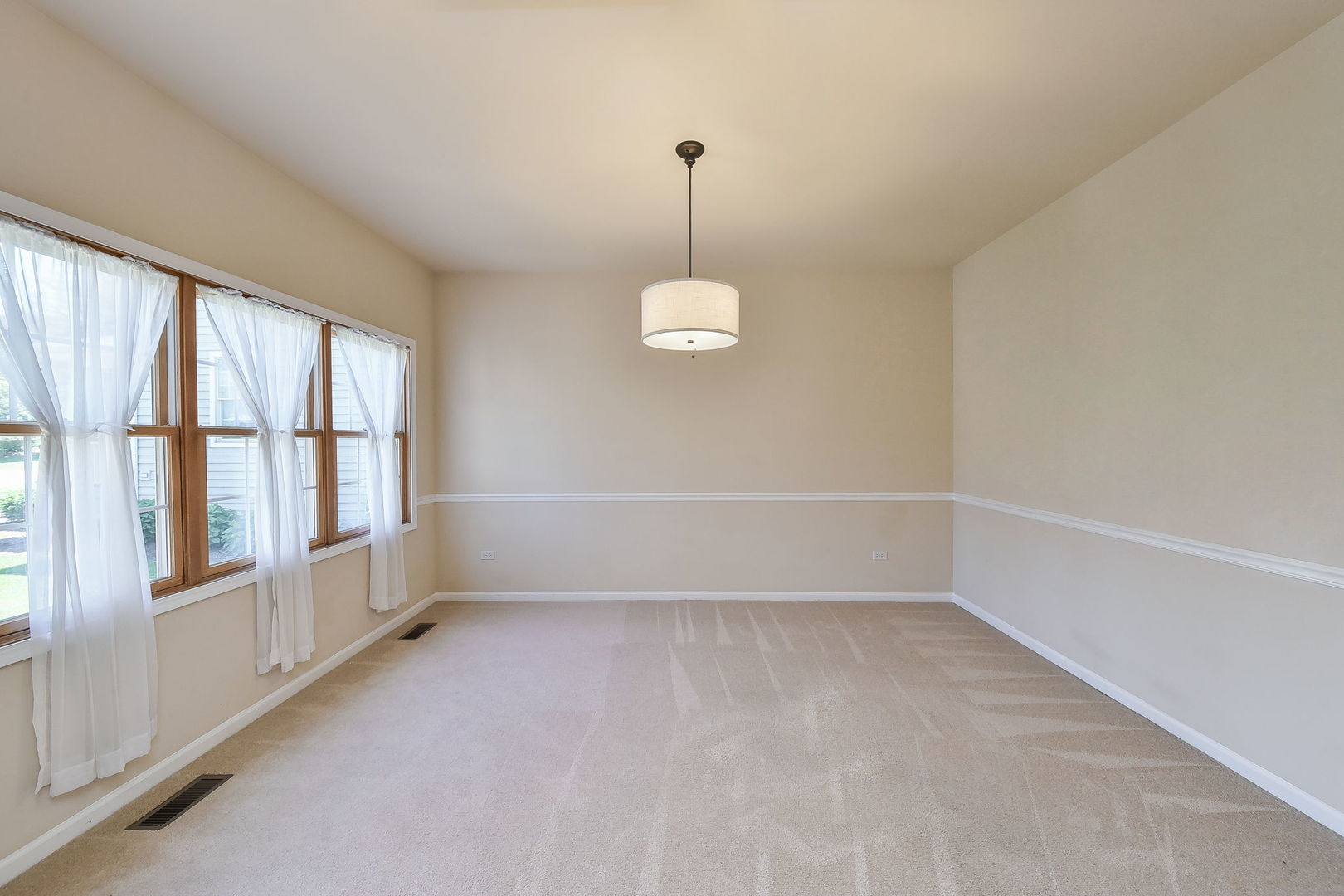 4N382 Mark Twain Street, St. Charles, IL 60175