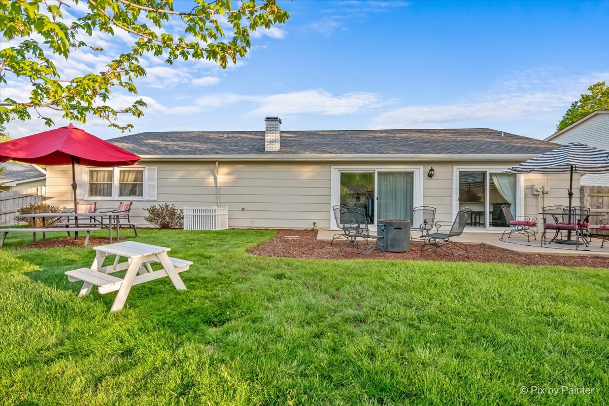 666 Surryse Road, Lake Zurich, IL 60047