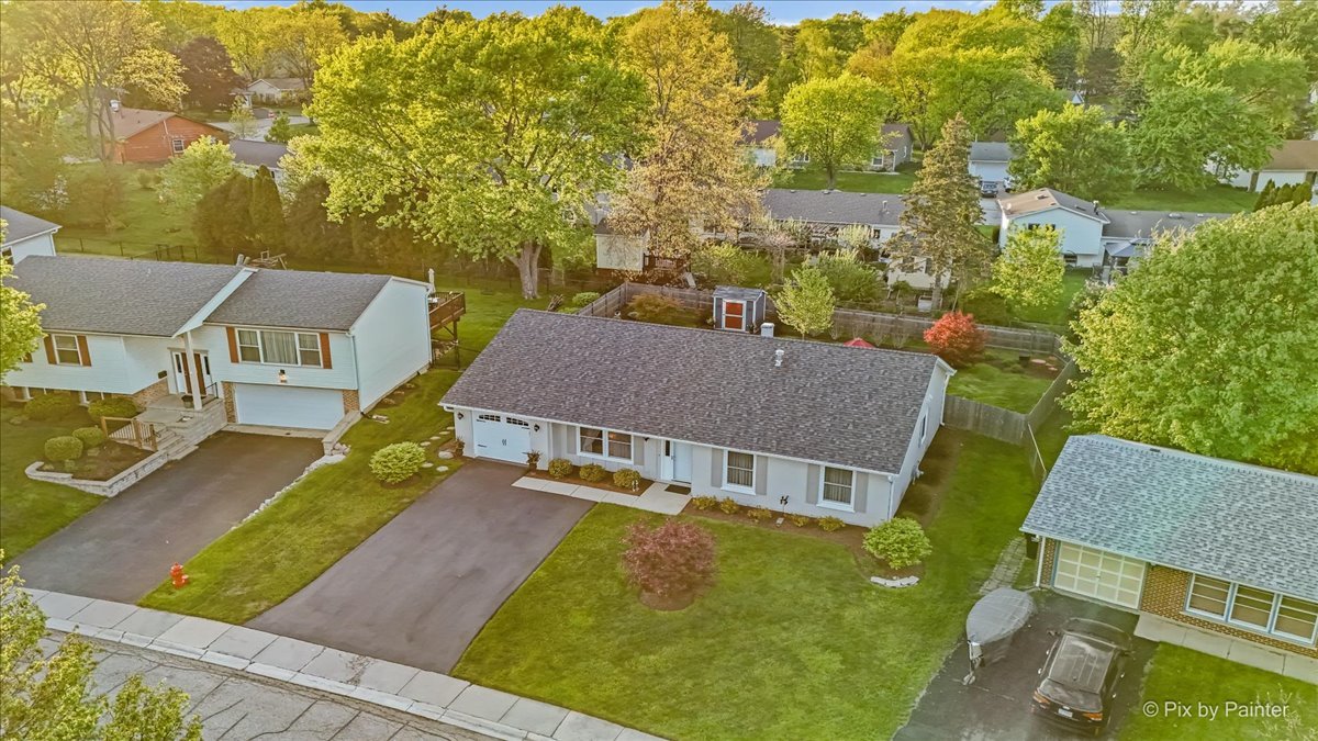 666 Surryse Road, Lake Zurich, IL 60047