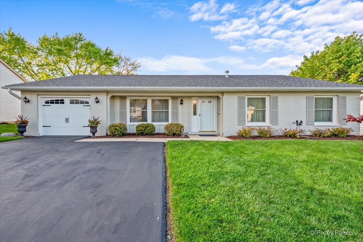 666 Surryse Road, Lake Zurich, IL 60047