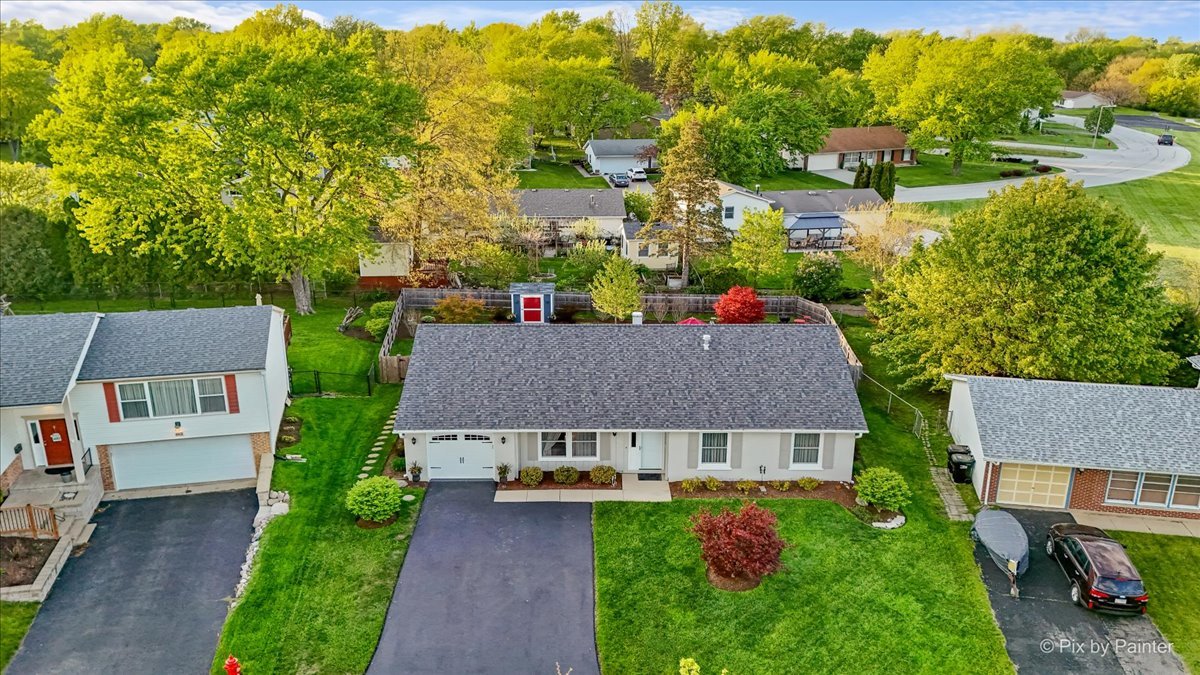 666 Surryse Road, Lake Zurich, IL 60047