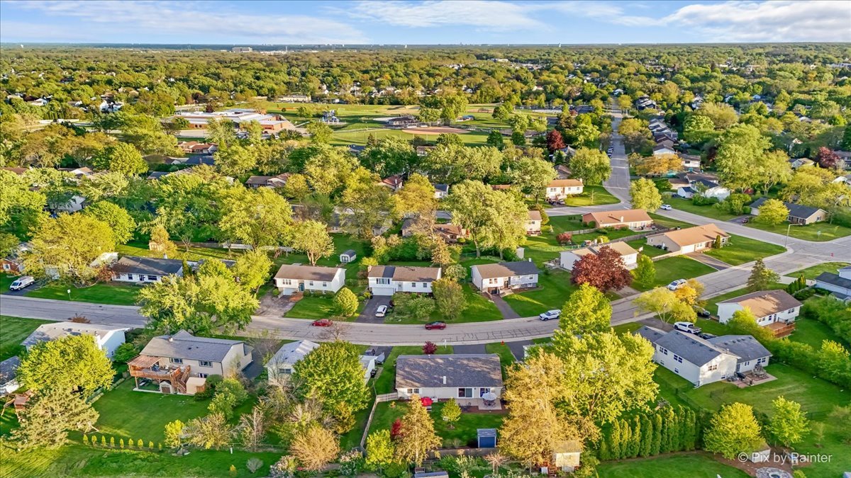 666 Surryse Road, Lake Zurich, IL 60047
