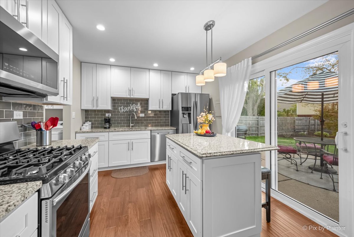 666 Surryse Road, Lake Zurich, IL 60047