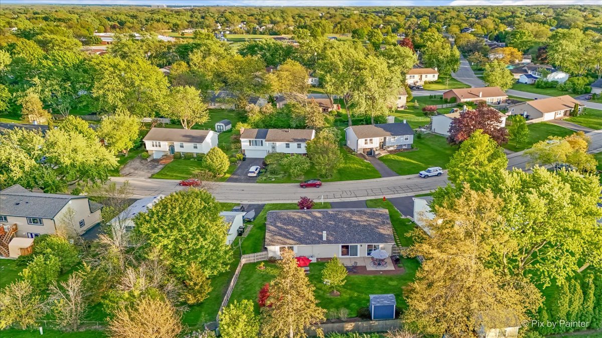 666 Surryse Road, Lake Zurich, IL 60047