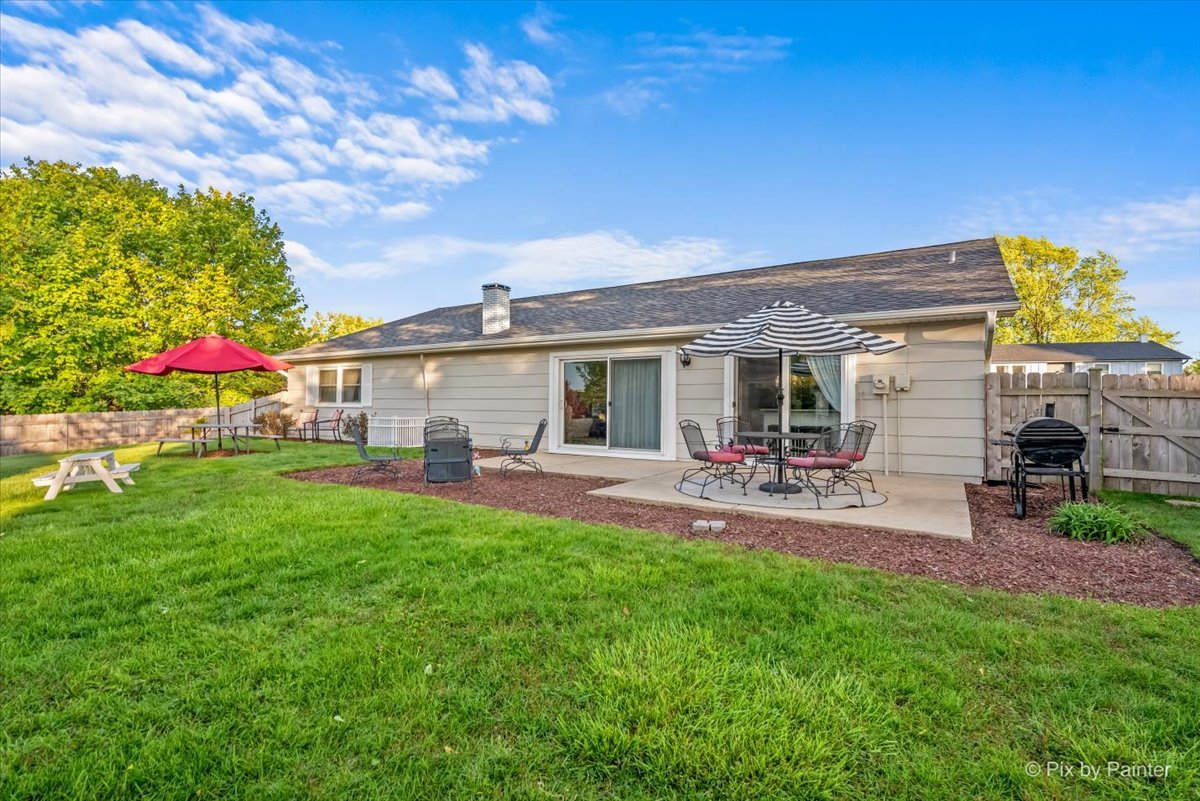666 Surryse Road, Lake Zurich, IL 60047