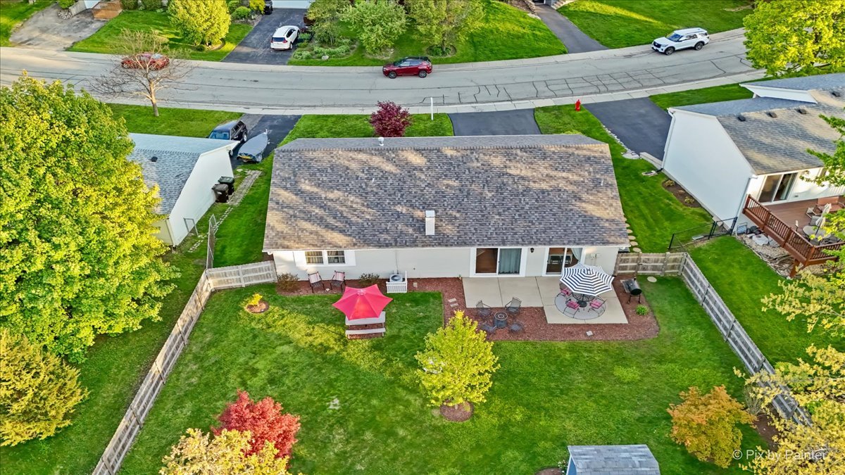 666 Surryse Road, Lake Zurich, IL 60047