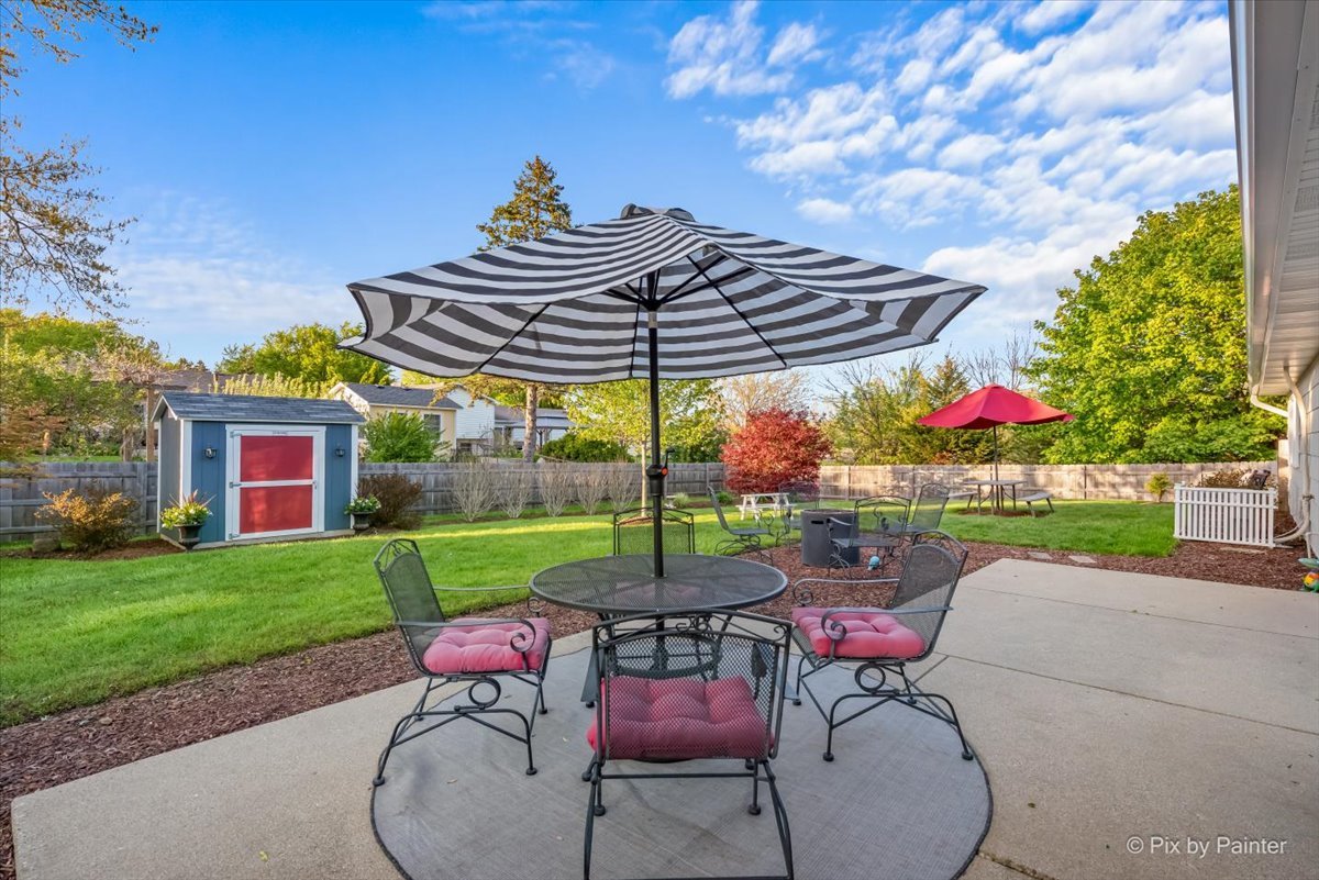 666 Surryse Road, Lake Zurich, IL 60047