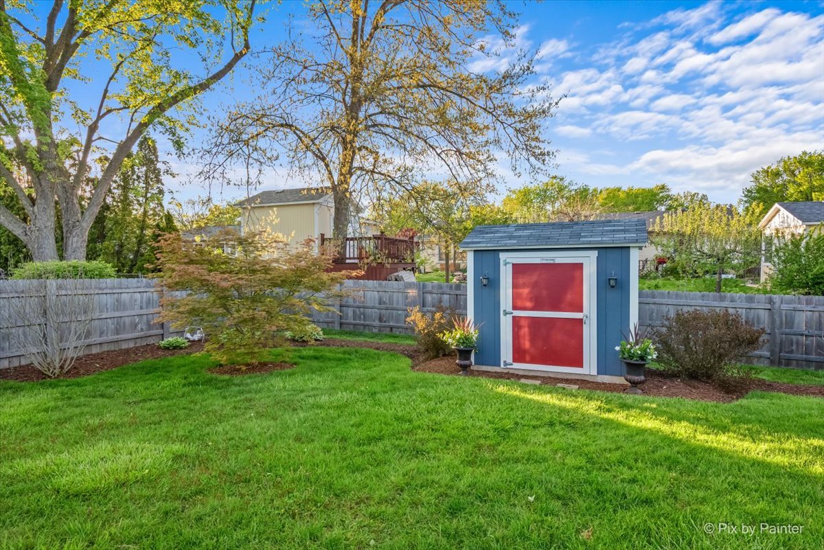 666 Surryse Road, Lake Zurich, IL 60047