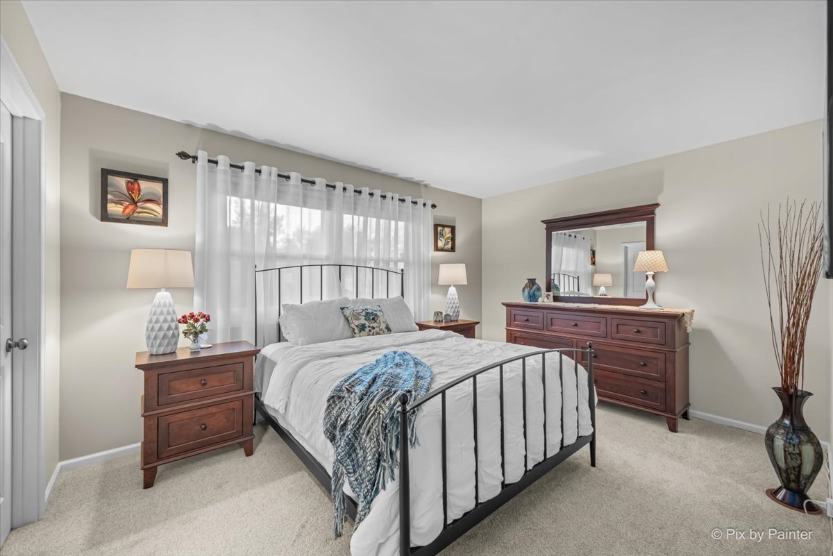 666 Surryse Road, Lake Zurich, IL 60047