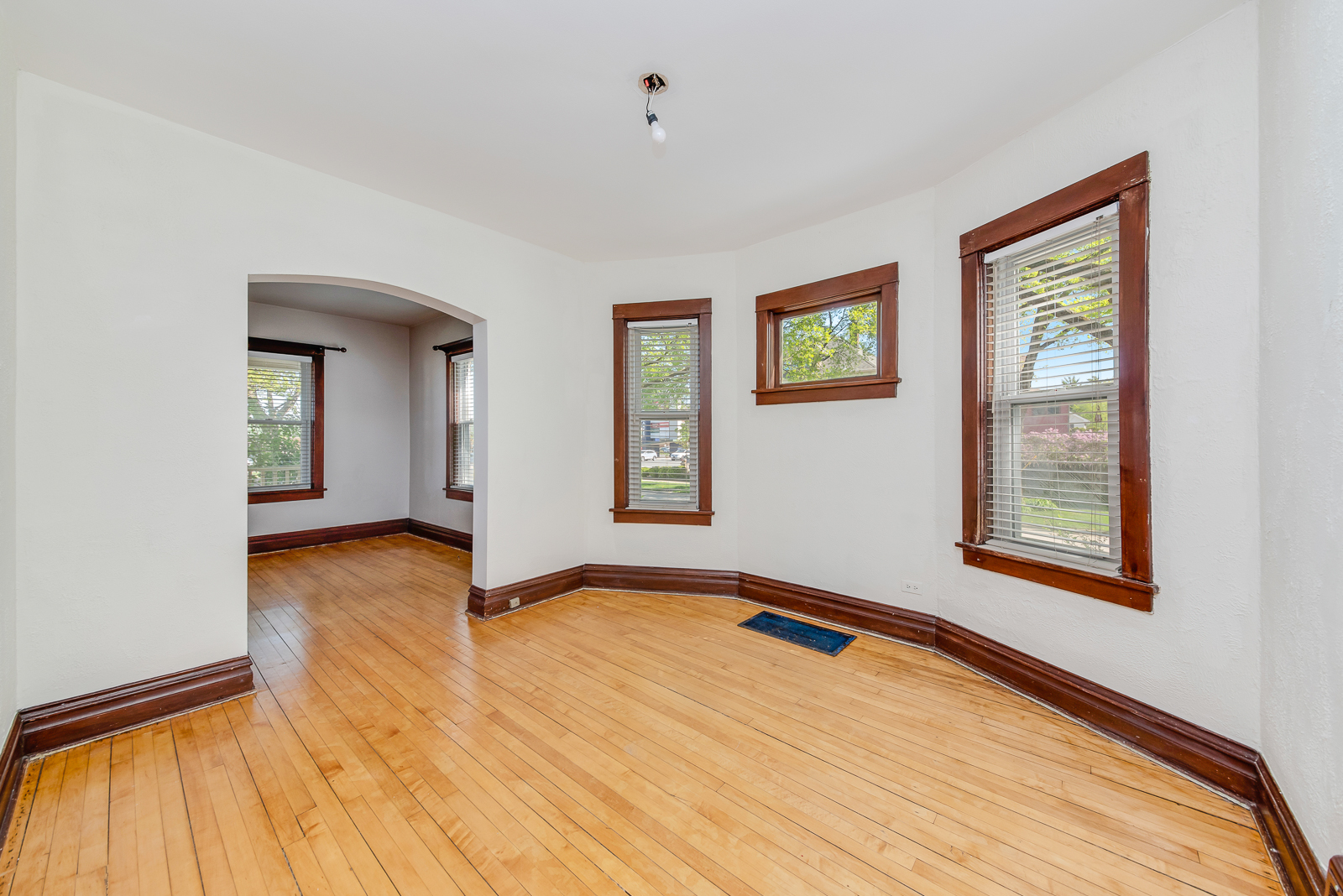 426 N La Grange Road #1, La Grange Park, IL 60526