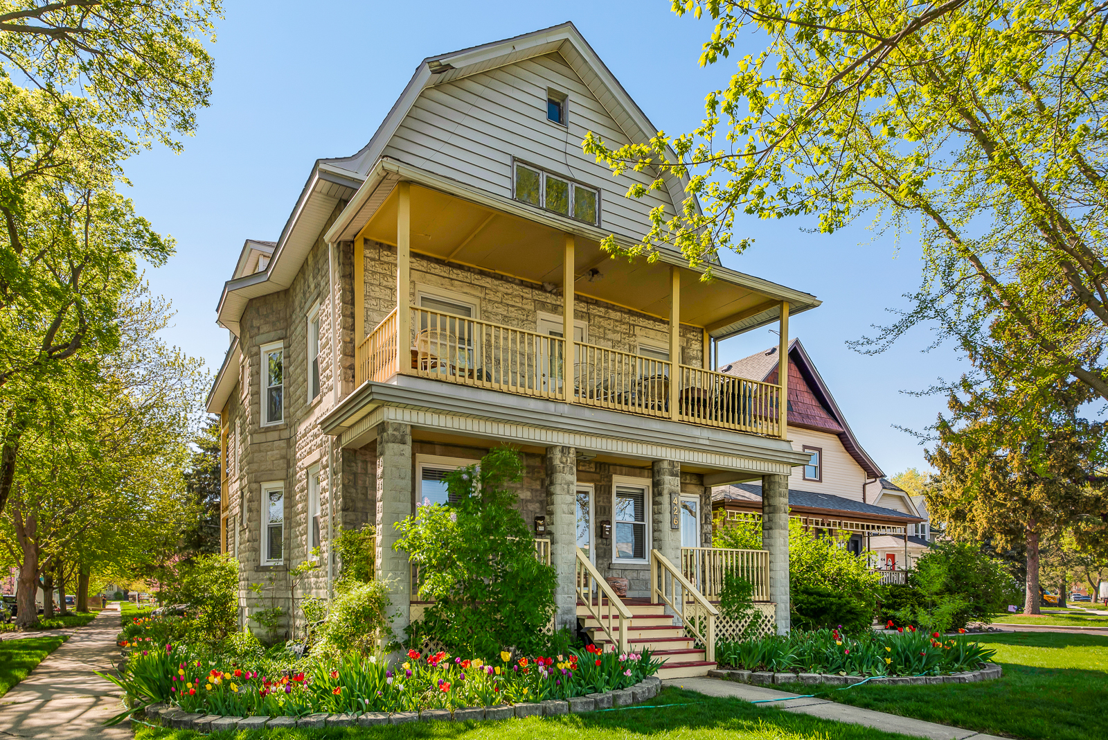 426 N La Grange Road #1, La Grange Park, IL 60526