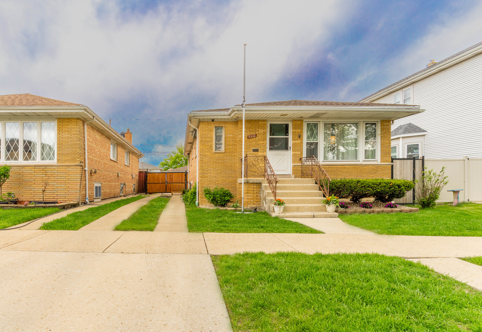 5332 S Meade Avenue, Chicago, IL 60638