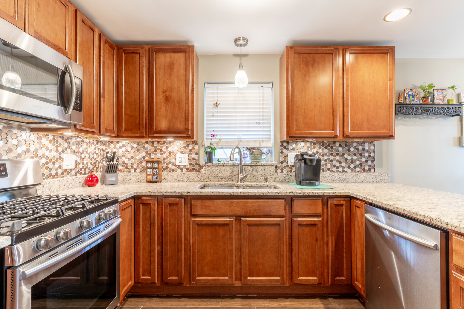5332 S Meade Avenue, Chicago, IL 60638