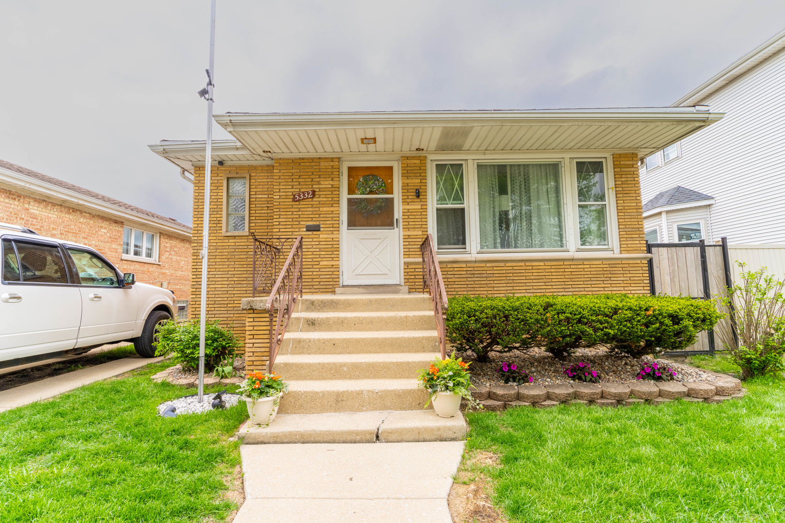 5332 S Meade Avenue, Chicago, IL 60638