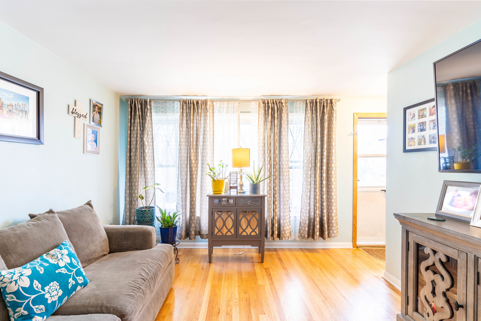 5332 S Meade Avenue, Chicago, IL 60638