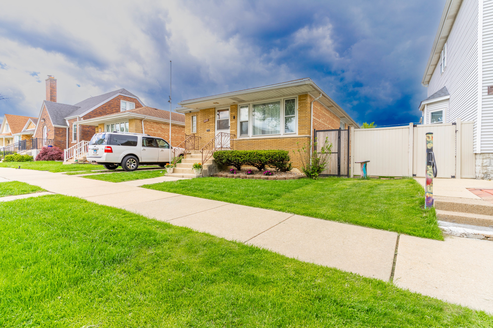 5332 S Meade Avenue, Chicago, IL 60638