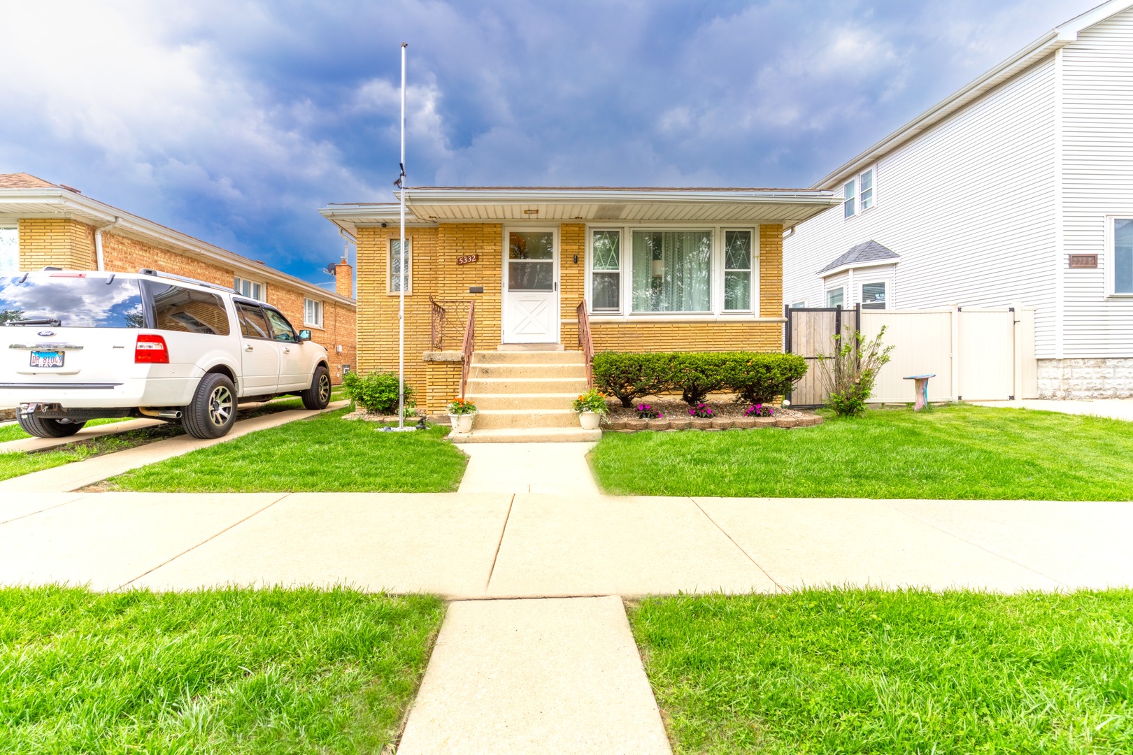 5332 S Meade Avenue, Chicago, IL 60638
