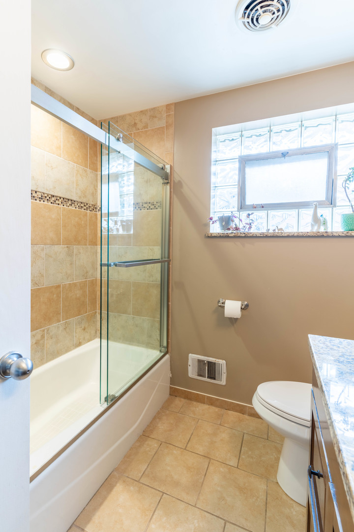 5332 S Meade Avenue, Chicago, IL 60638
