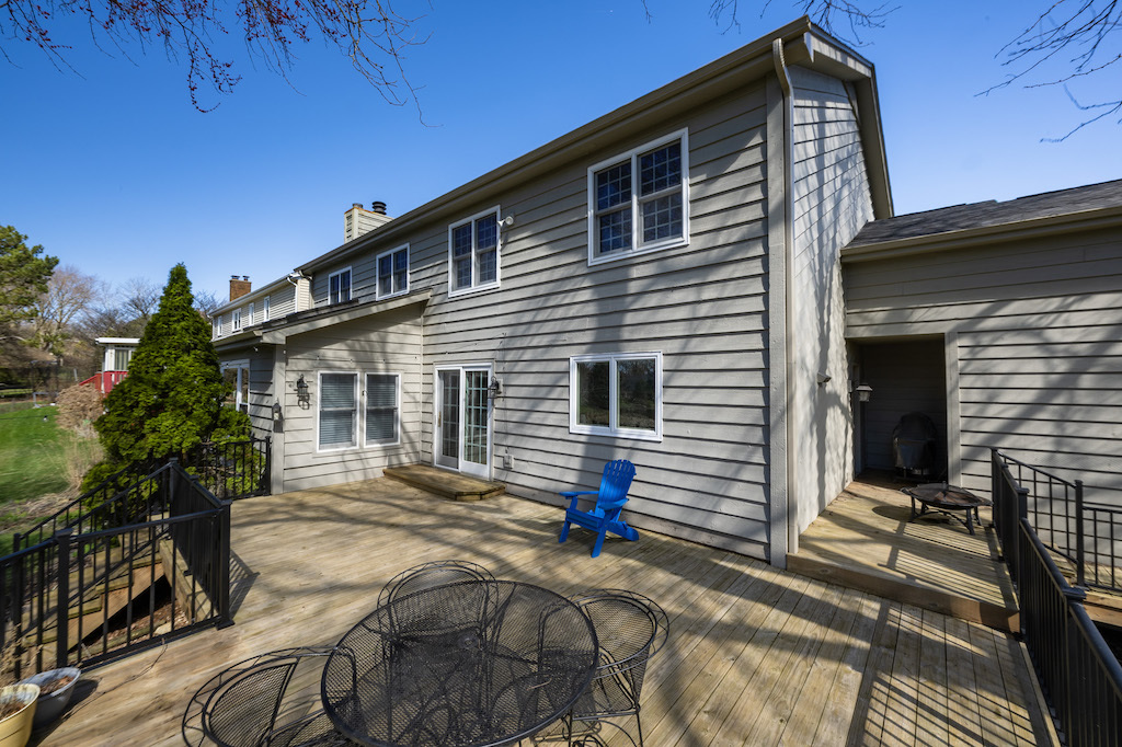 833 Huntleigh Drive, Naperville, IL 60540