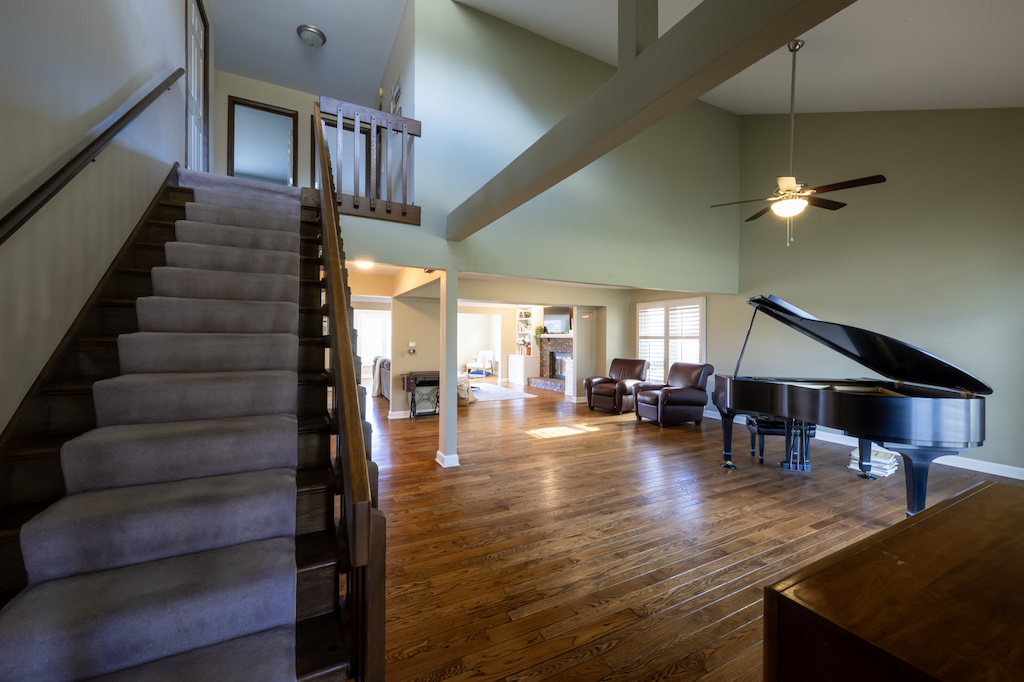 833 Huntleigh Drive, Naperville, IL 60540