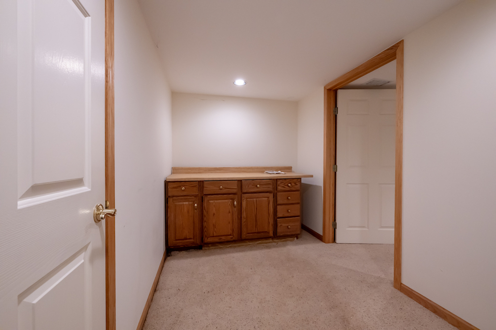 833 Huntleigh Drive, Naperville, IL 60540