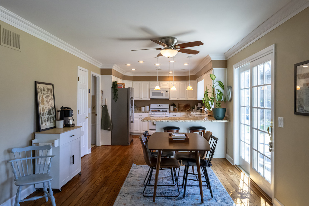 833 Huntleigh Drive, Naperville, IL 60540