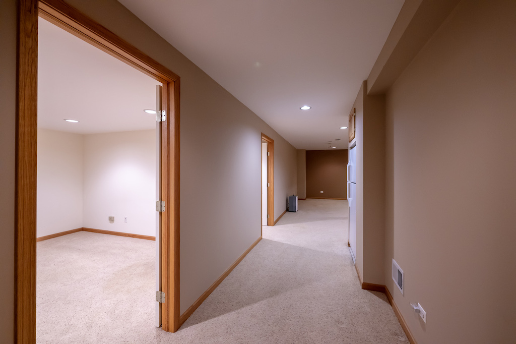 833 Huntleigh Drive, Naperville, IL 60540