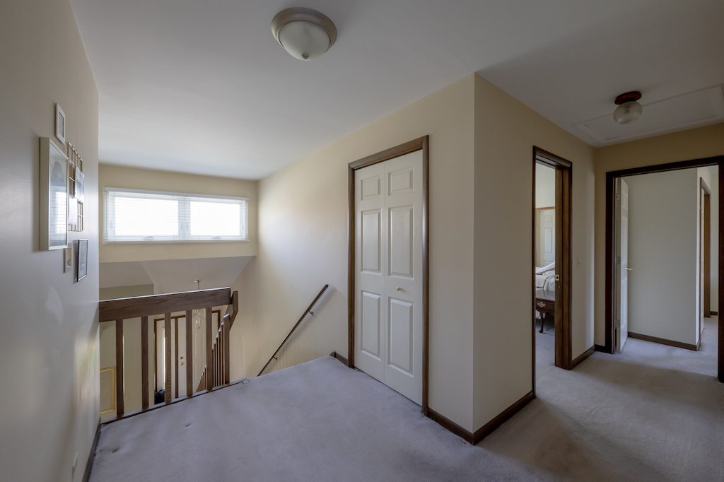 833 Huntleigh Drive, Naperville, IL 60540