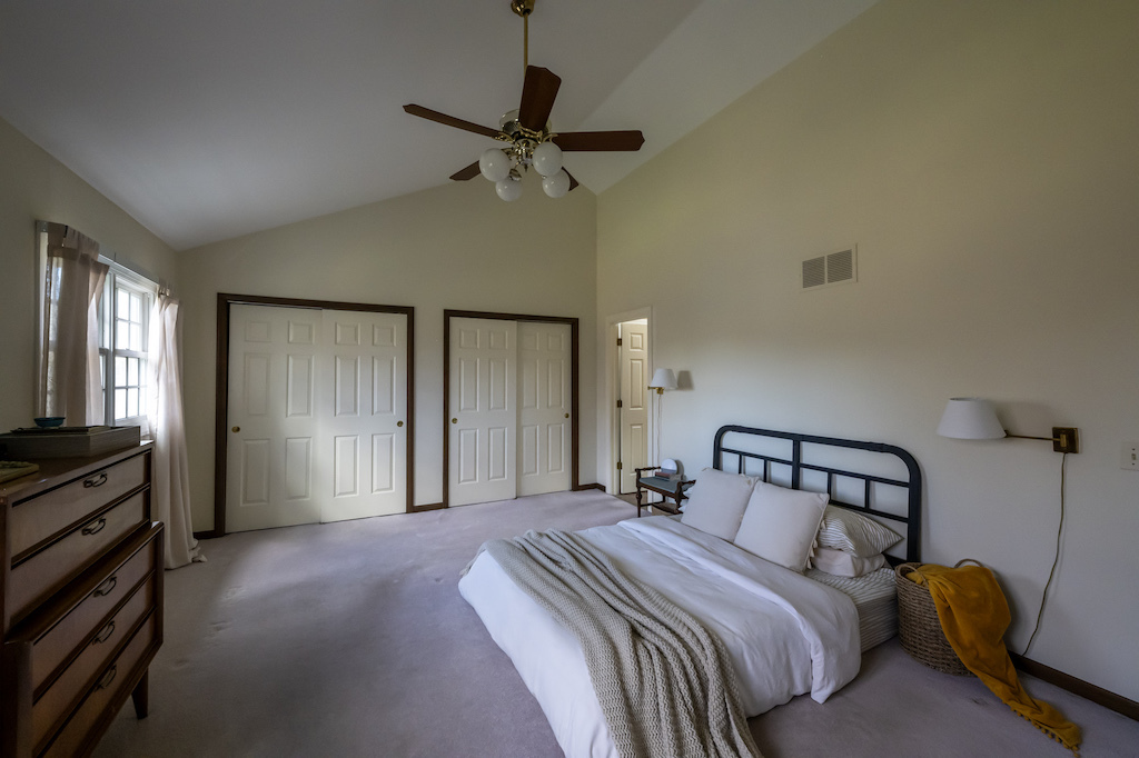 833 Huntleigh Drive, Naperville, IL 60540