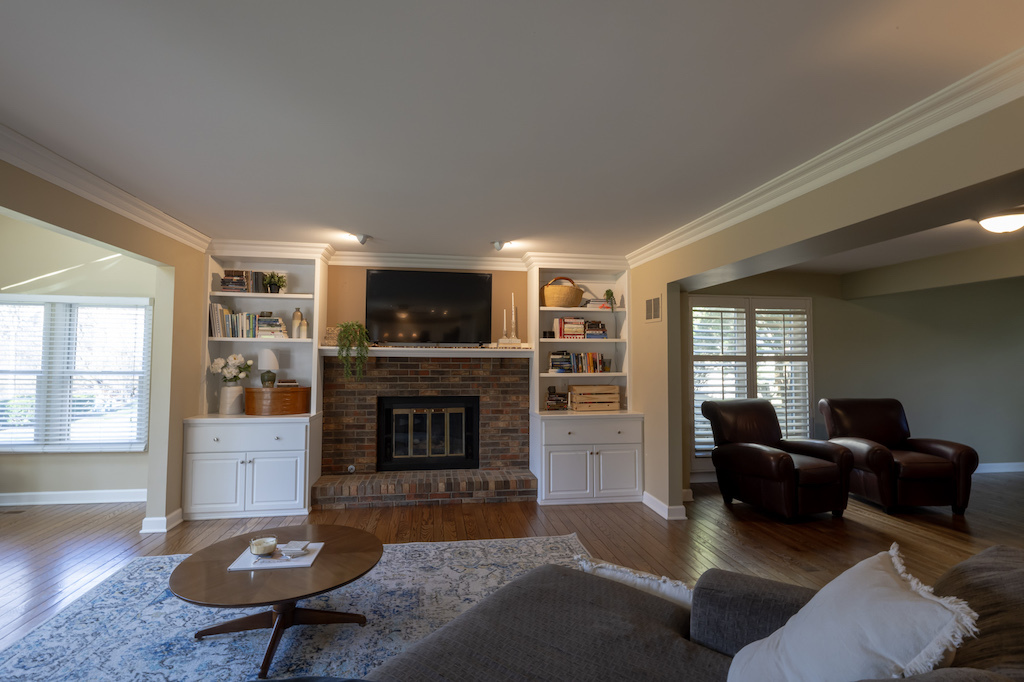 833 Huntleigh Drive, Naperville, IL 60540