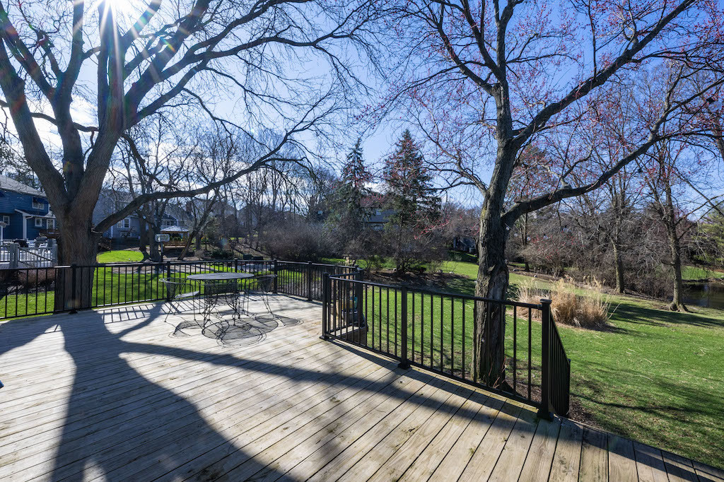 833 Huntleigh Drive, Naperville, IL 60540