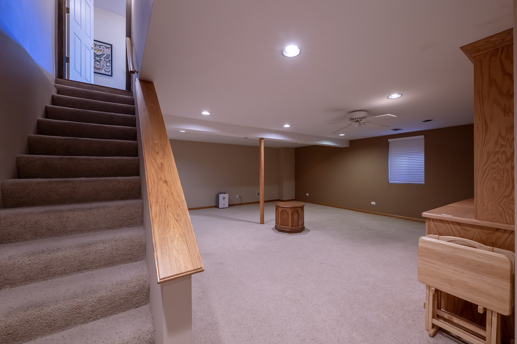 833 Huntleigh Drive, Naperville, IL 60540