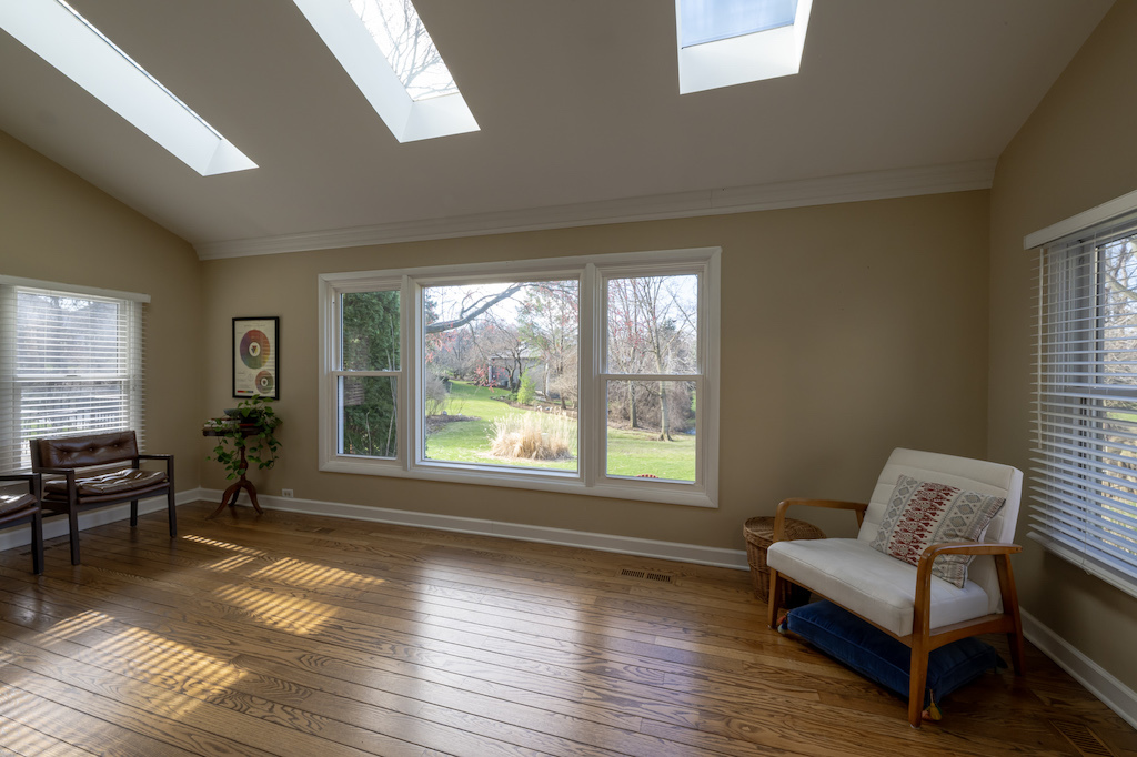 833 Huntleigh Drive, Naperville, IL 60540