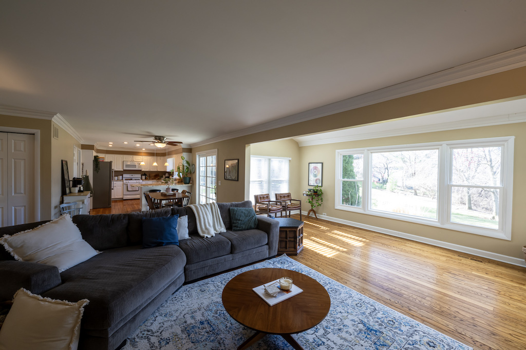 833 Huntleigh Drive, Naperville, IL 60540