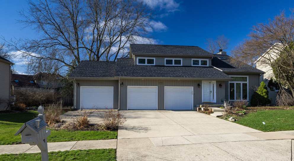 833 Huntleigh Drive, Naperville, IL 60540