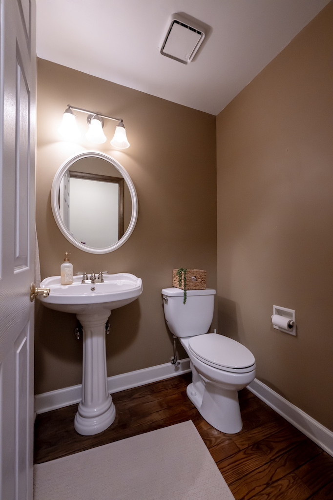 833 Huntleigh Drive, Naperville, IL 60540