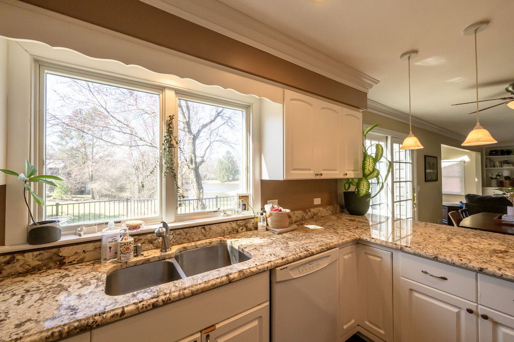 833 Huntleigh Drive, Naperville, IL 60540