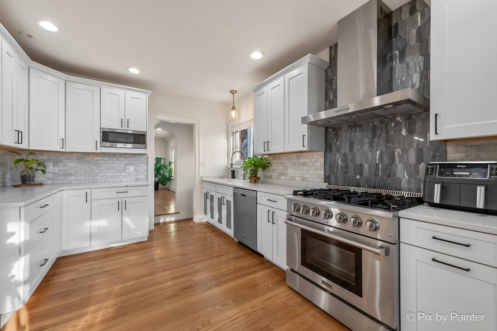 928 S Harvard Avenue, Villa Park, IL 60181