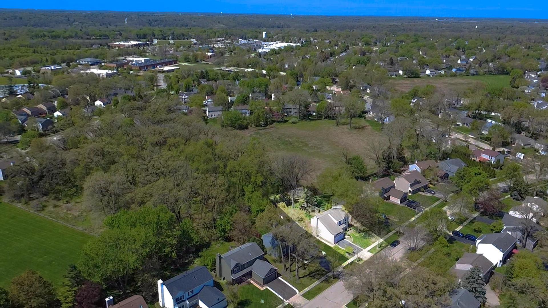 1320 Yellowstone Parkway, Algonquin, IL 60102