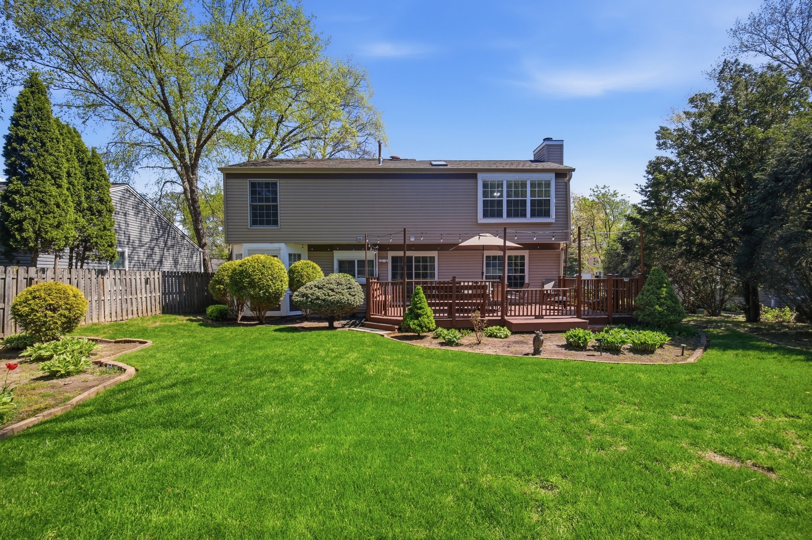 1320 Yellowstone Parkway, Algonquin, IL 60102