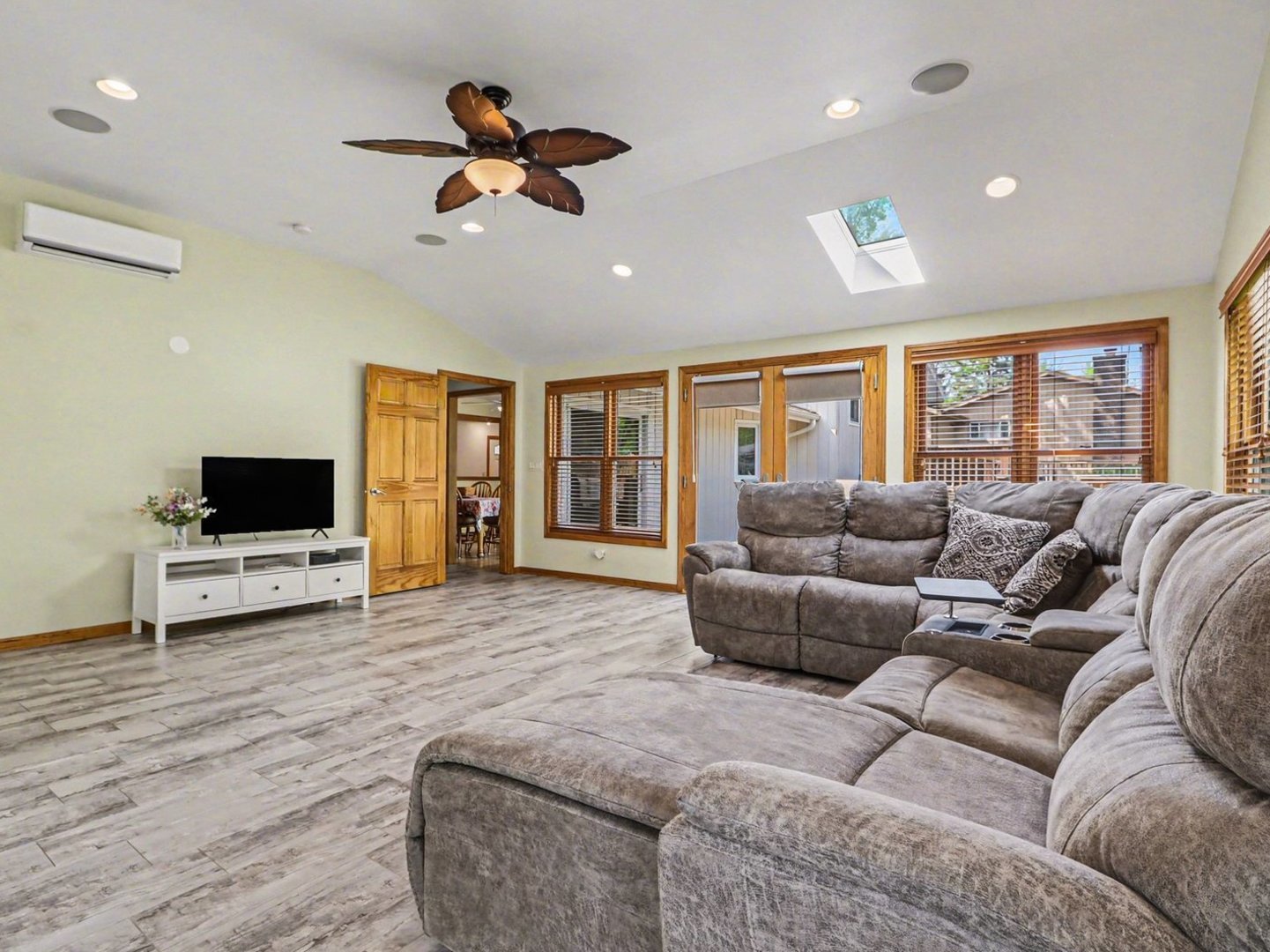 10S287 Alma Lane, Naperville, IL 60564