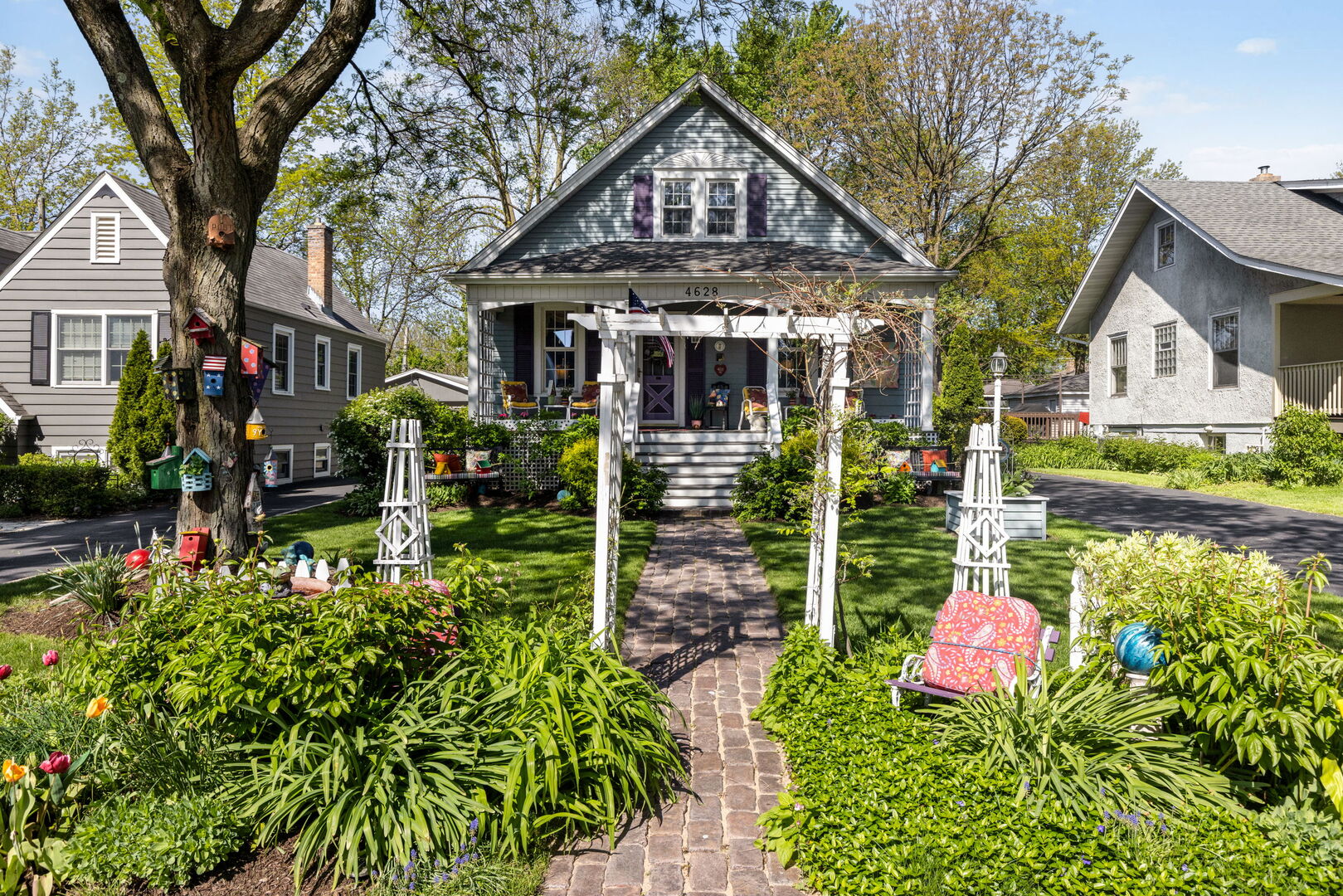 4628 Wolf Road, Western Springs, IL 60558