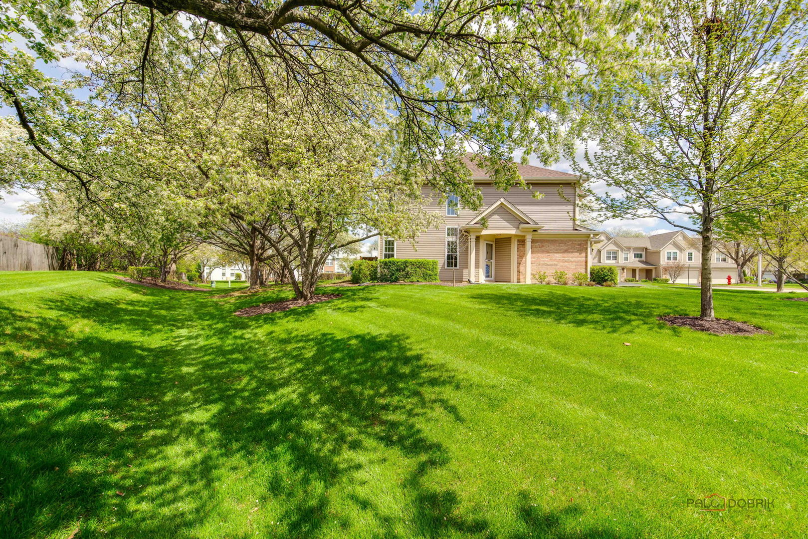 2944 Oak Court #2944, Schaumburg, IL 60193