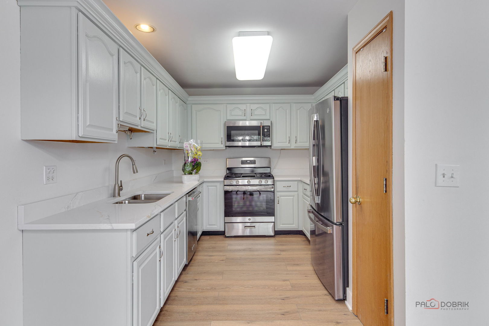 2944 Oak Court #2944, Schaumburg, IL 60193