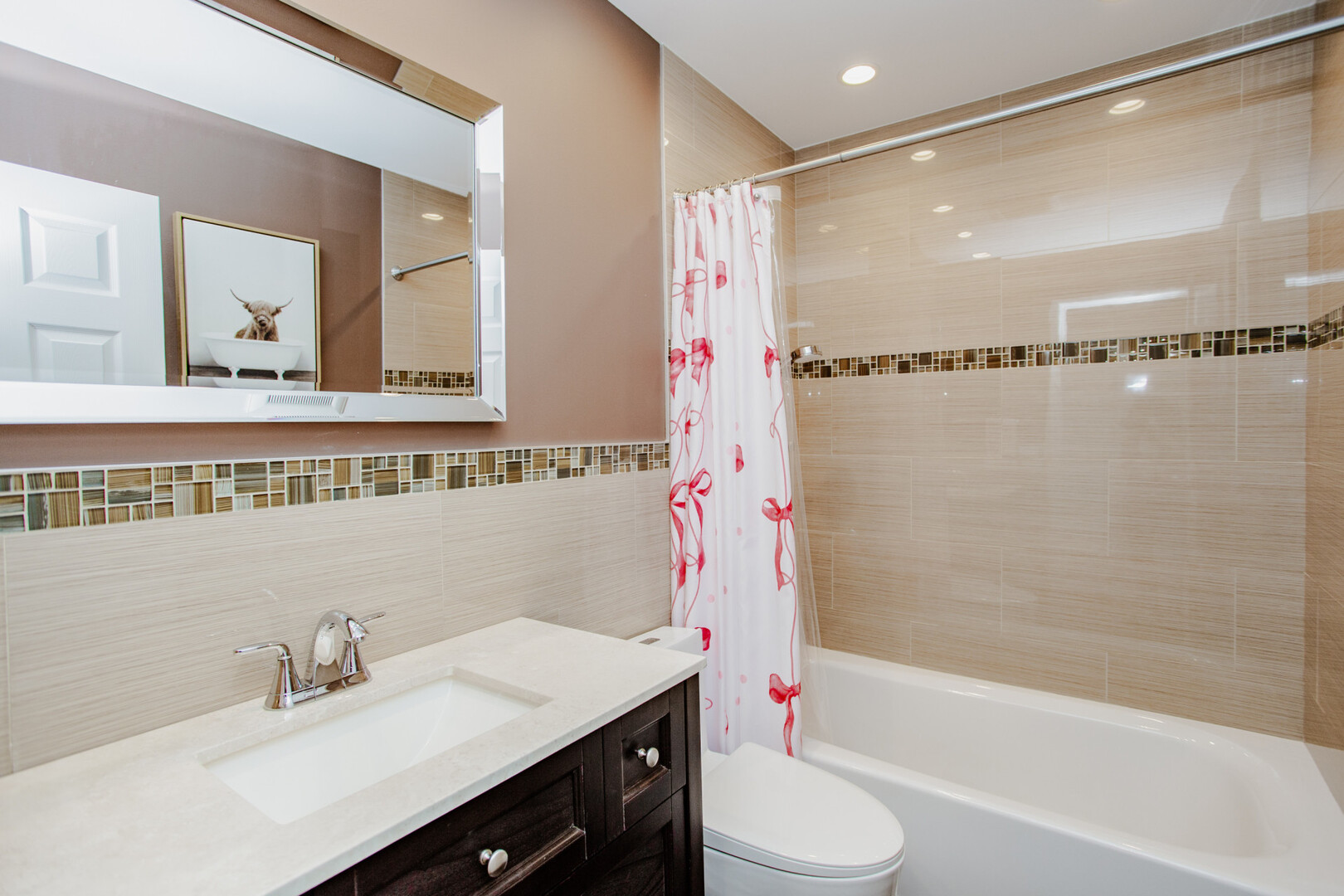 1101 S Hunt Club Drive #403, Mount Prospect, IL 60056
