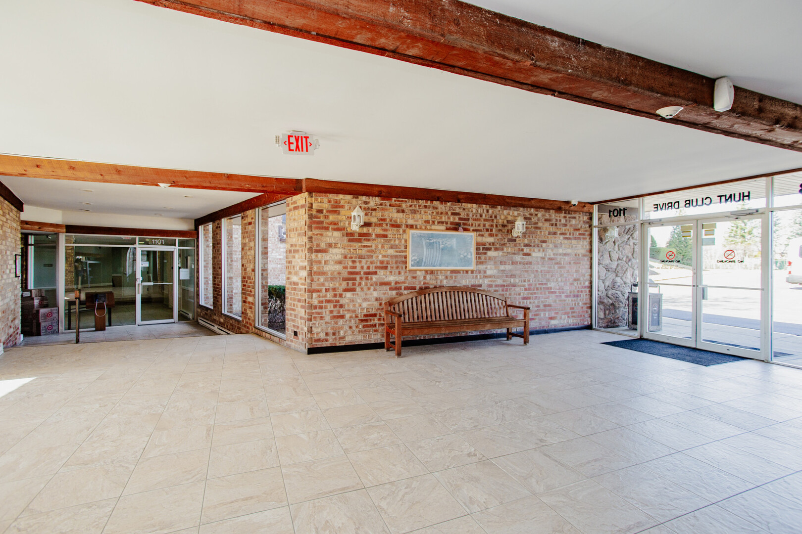 1101 S Hunt Club Drive #403, Mount Prospect, IL 60056